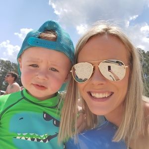 Meet your Posher, Brooke